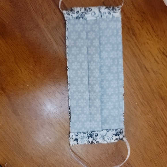 Save the Bees Face Mask - Picture 4 of 4